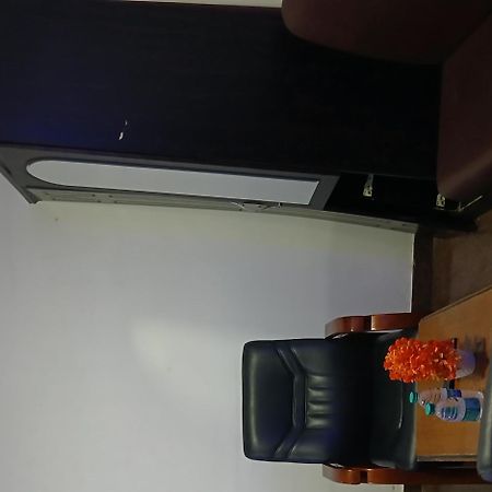 Golden Mount Residency Hotell Chennai Exteriör bild